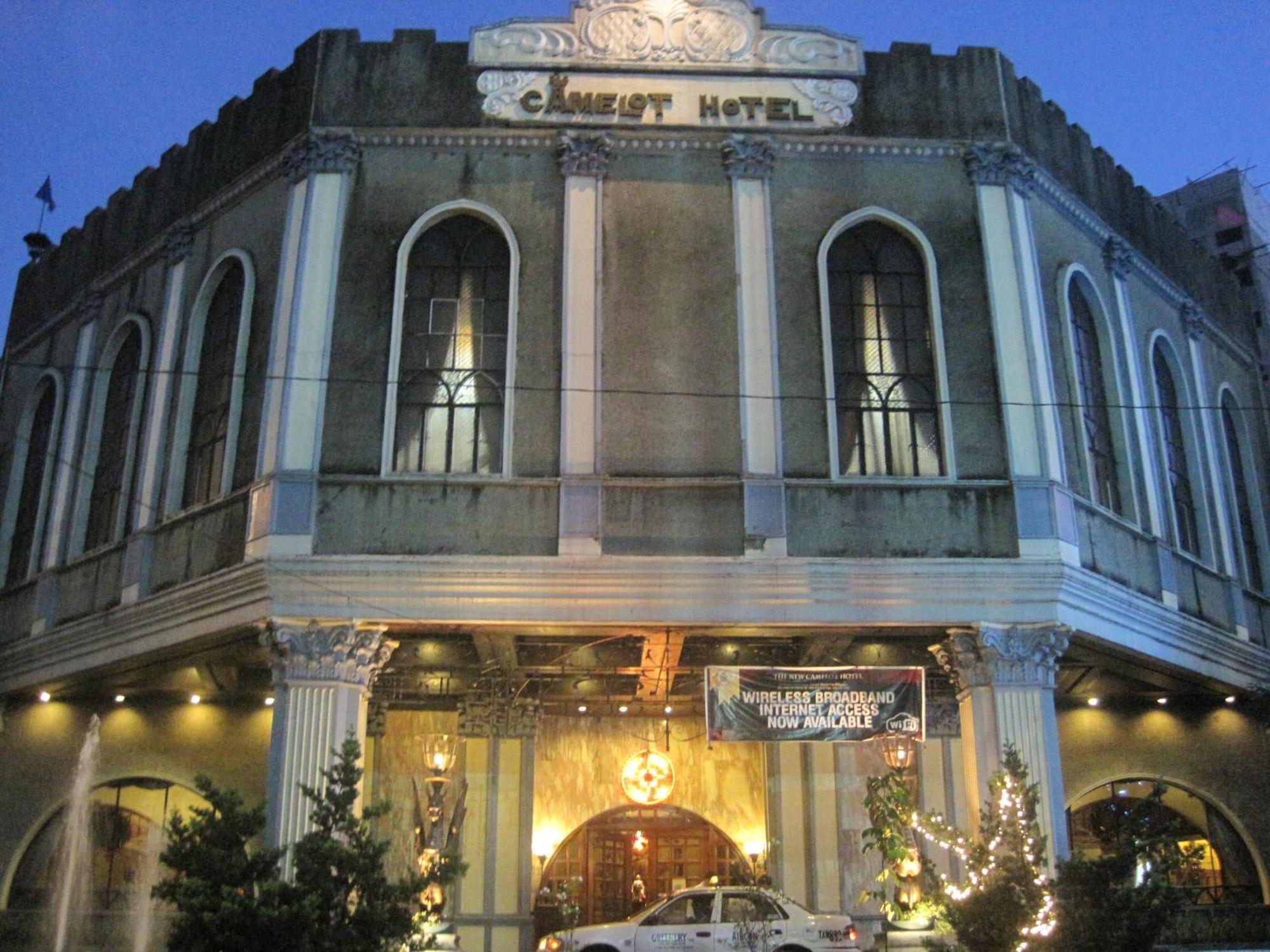 Camelot Hotel Quezon City Exteriör bild